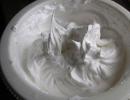 Белковый крем для украшения тортов, пирожных: лучшие рецепты приготовления
