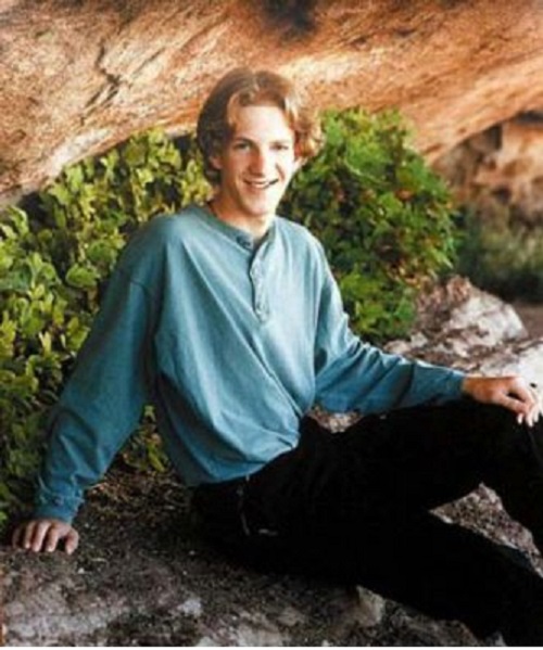 Why are so many people romanticizing the images of Eric Harris and Dylan Klebold?